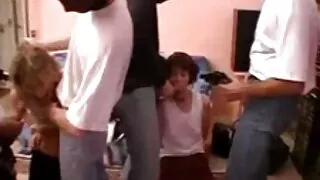 Sucked ბიჭი მარილიანი მამალი და შემდეგ გააკეთა ვაგინალური fuck მასთან