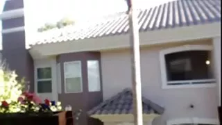 Horny stepmom არ გამართავს უკან და sucked მისი გერმა, ხოლო მისი ქმარი იყო მუშაობა