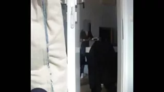 Bony wifey აქვს Porn ქვეშ hubby ხოლო hubby საათები